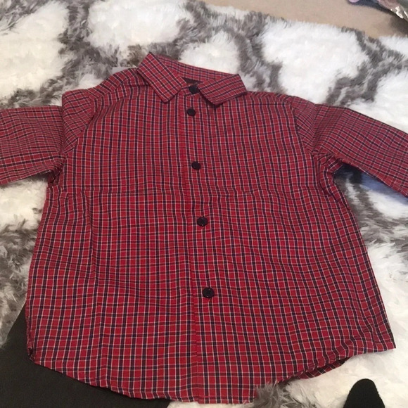 ⭐️Adorable little boys 3 piece outfit ⭐️
BIN#7 - Picture 5 of 5